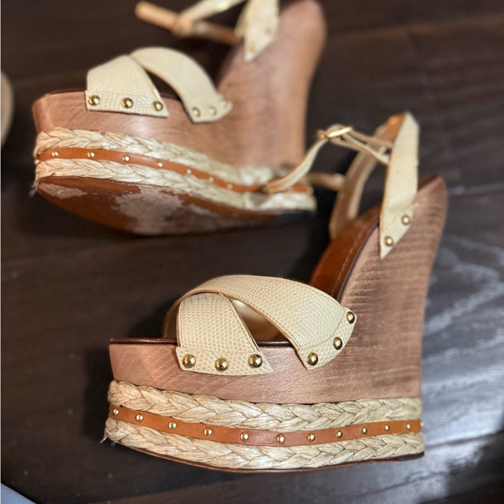 Dolce&Gabbana Elegant Cream Wedge Sandals